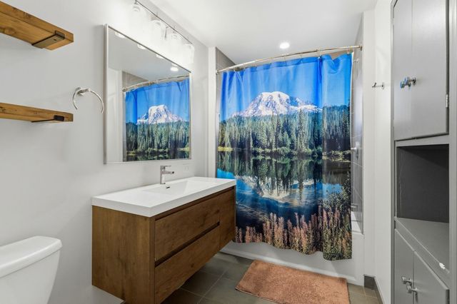 2440 183rd Street, Homewood, IL 60430