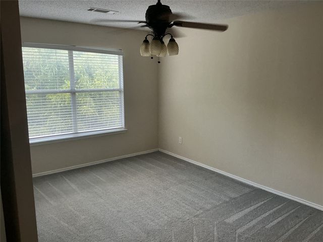 1340 Lake Grove Lane, Desoto, TX 75115