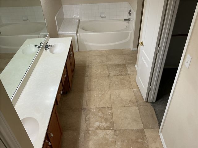 1340 Lake Grove Lane, Desoto, TX 75115