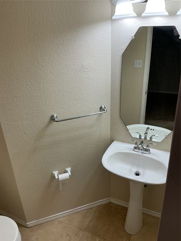 1340 Lake Grove Lane, Desoto, TX 75115