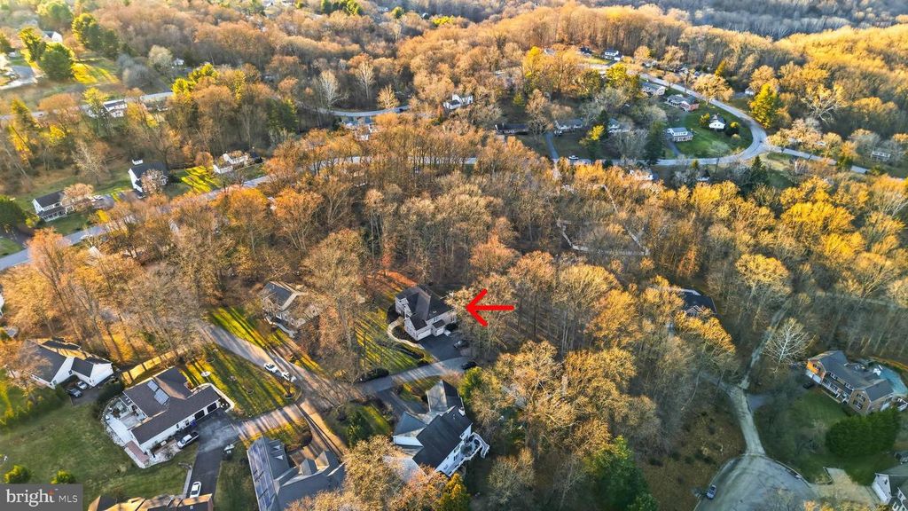 Image 11 of property listing at 2004 DIANE LN, Ellicott City, MD 21042