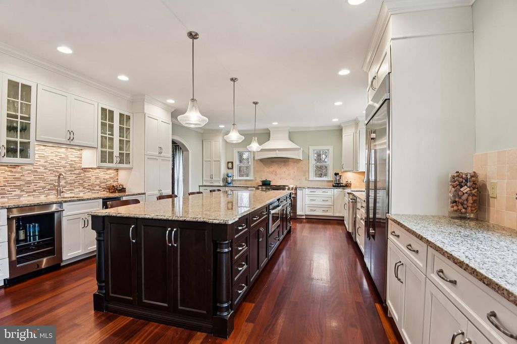 Image 31 of property listing at 2004 DIANE LN, Ellicott City, MD 21042