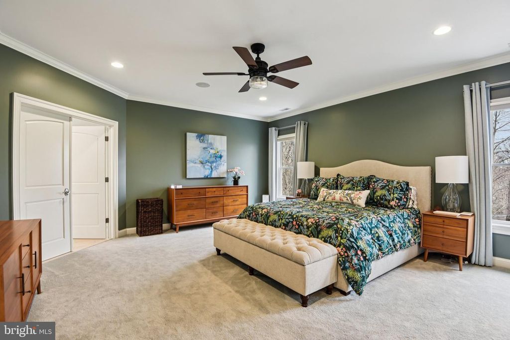 Image 39 of property listing at 2004 DIANE LN, Ellicott City, MD 21042