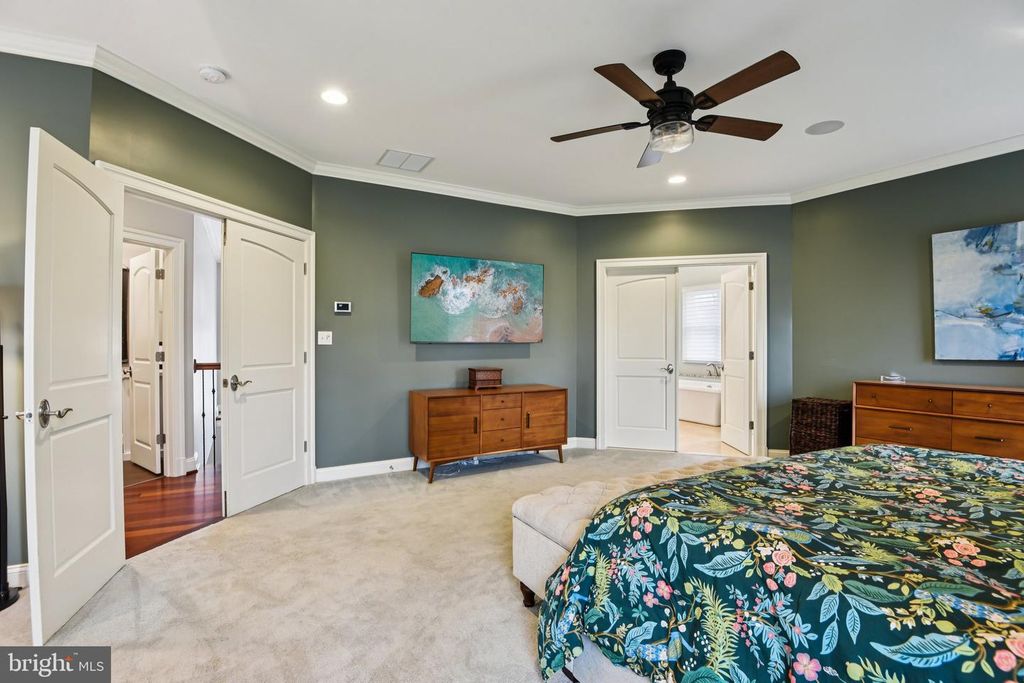 Image 41 of property listing at 2004 DIANE LN, Ellicott City, MD 21042