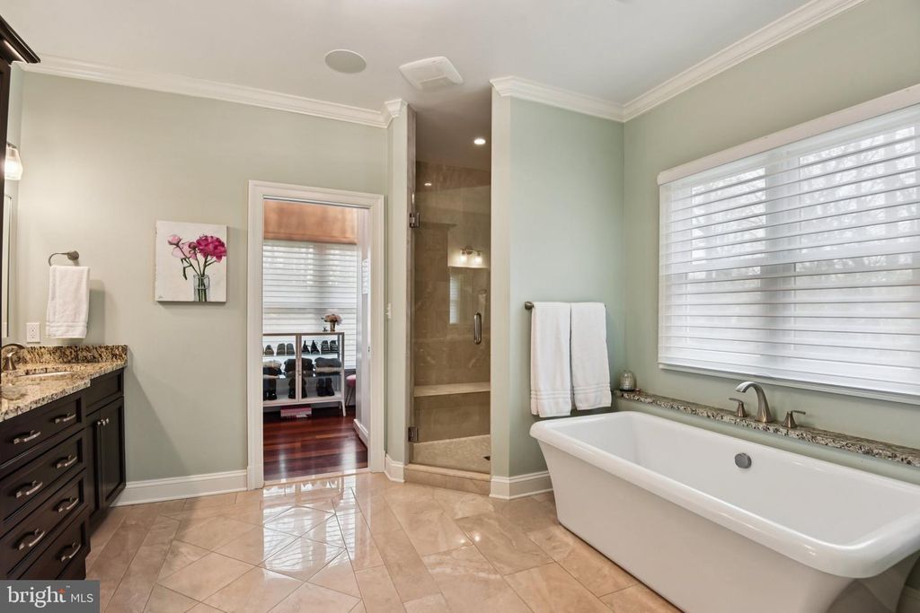 Image 44 of property listing at 2004 DIANE LN, Ellicott City, MD 21042