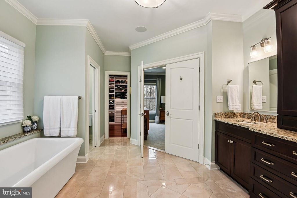 Image 46 of property listing at 2004 DIANE LN, Ellicott City, MD 21042