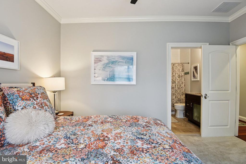 Image 63 of property listing at 2004 DIANE LN, Ellicott City, MD 21042