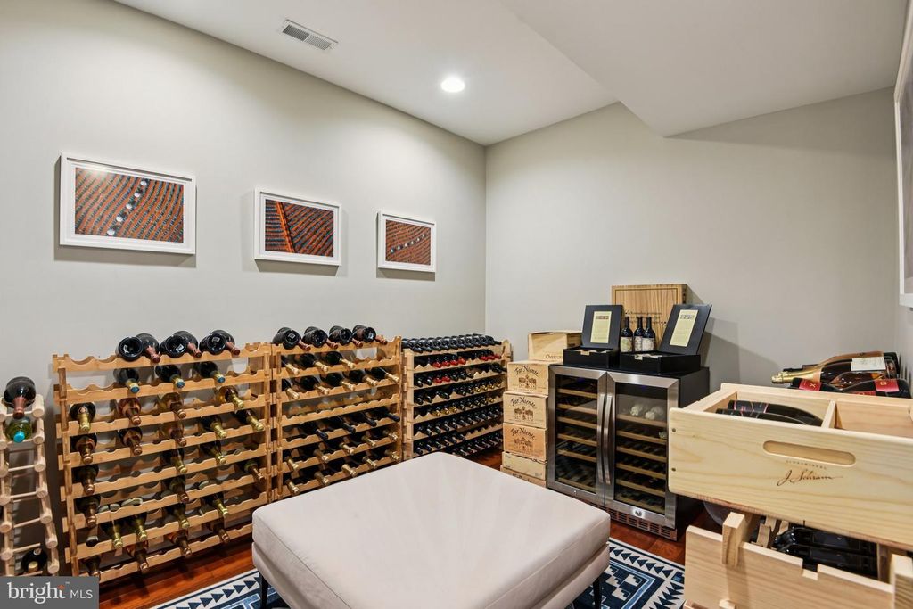 Image 70 of property listing at 2004 DIANE LN, Ellicott City, MD 21042