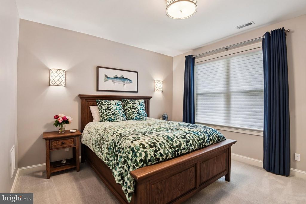 Image 73 of property listing at 2004 DIANE LN, Ellicott City, MD 21042