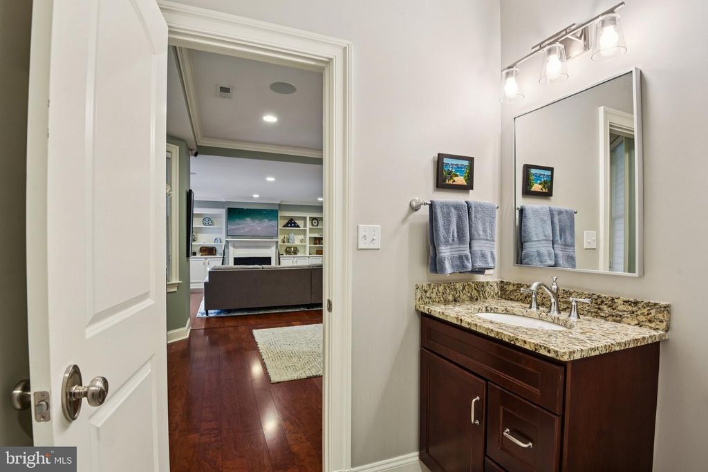 Image 75 of property listing at 2004 DIANE LN, Ellicott City, MD 21042