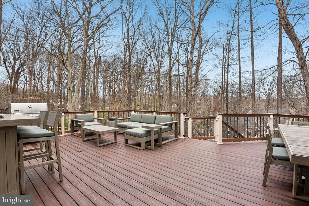 Image 77 of property listing at 2004 DIANE LN, Ellicott City, MD 21042