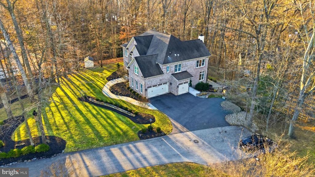 Image 8 of property listing at 2004 DIANE LN, Ellicott City, MD 21042