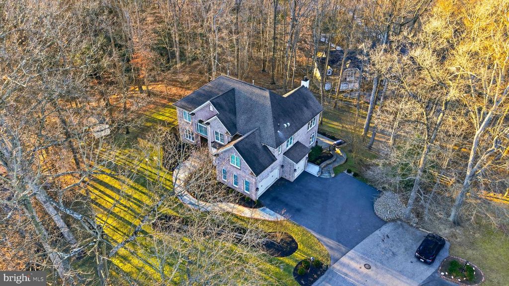 Image 9 of property listing at 2004 DIANE LN, Ellicott City, MD 21042