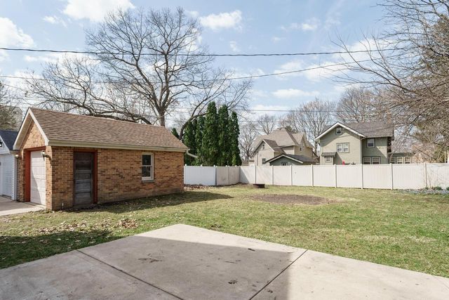 1008 S 9th STREET, Watertown, WI 53094