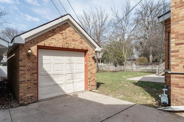 1008 S 9th STREET, Watertown, WI 53094