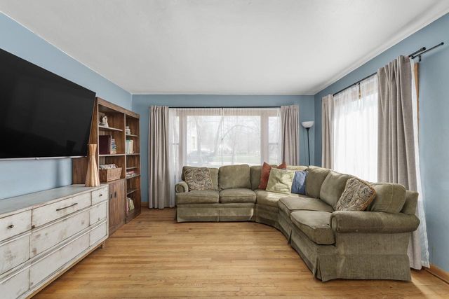 1008 S 9th STREET, Watertown, WI 53094