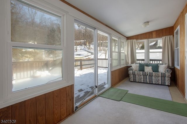 21 Spring St, Ogdensburg Boro, NJ 07439