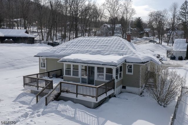 21 Spring St, Ogdensburg Boro, NJ 07439