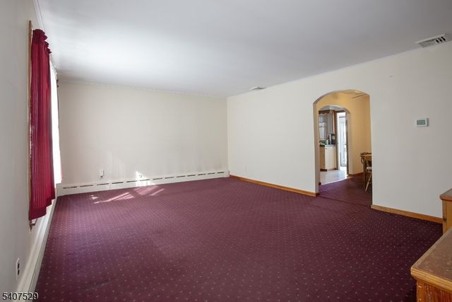 21 Spring St, Ogdensburg Boro, NJ 07439