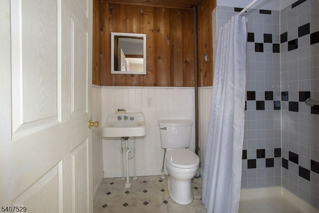 21 Spring St, Ogdensburg Boro, NJ 07439