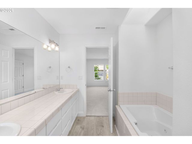 18556 Sw MUIRFIELD St, Beaverton, OR 97003