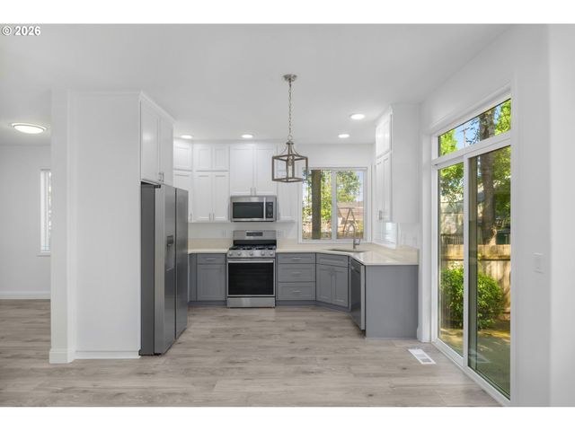 18556 Sw MUIRFIELD St, Beaverton, OR 97003