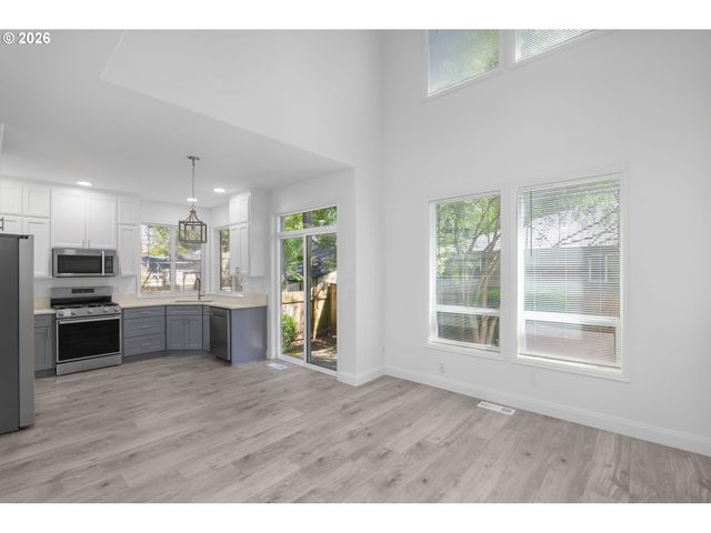 18556 Sw MUIRFIELD St, Beaverton, OR 97003