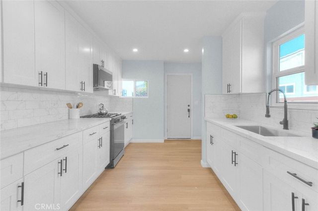 1827 W 76th, Los Angeles, CA 90047