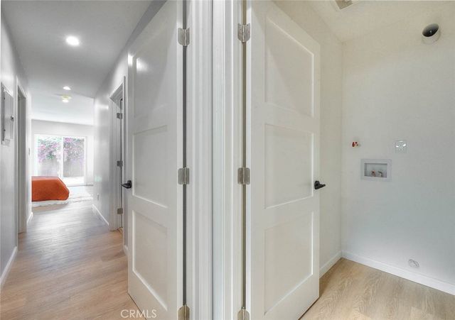 1827 W 76th, Los Angeles, CA 90047