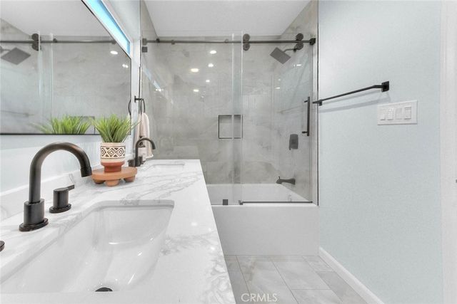 1827 W 76th, Los Angeles, CA 90047