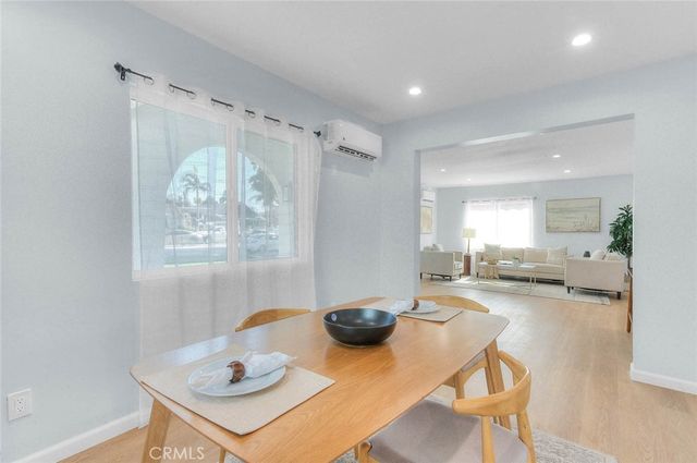 1827 W 76th, Los Angeles, CA 90047