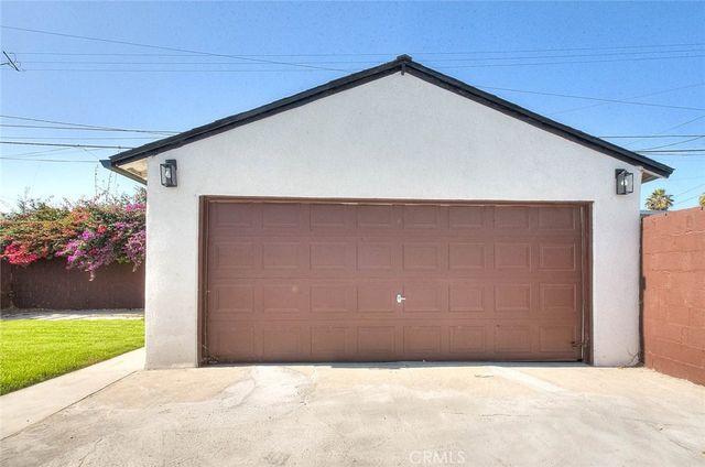 1827 W 76th, Los Angeles, CA 90047