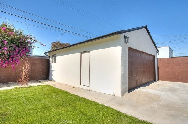 1827 W 76th, Los Angeles, CA 90047