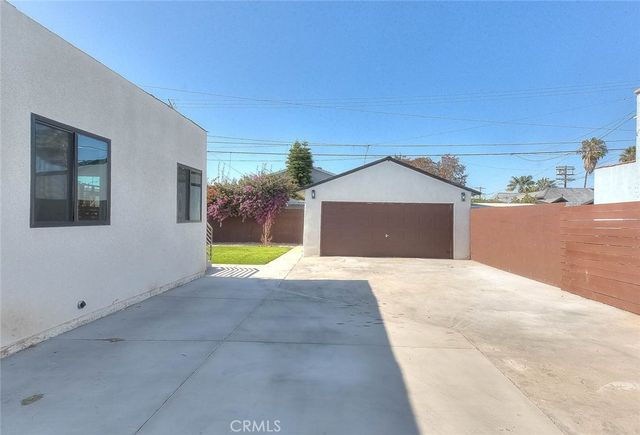 1827 W 76th, Los Angeles, CA 90047