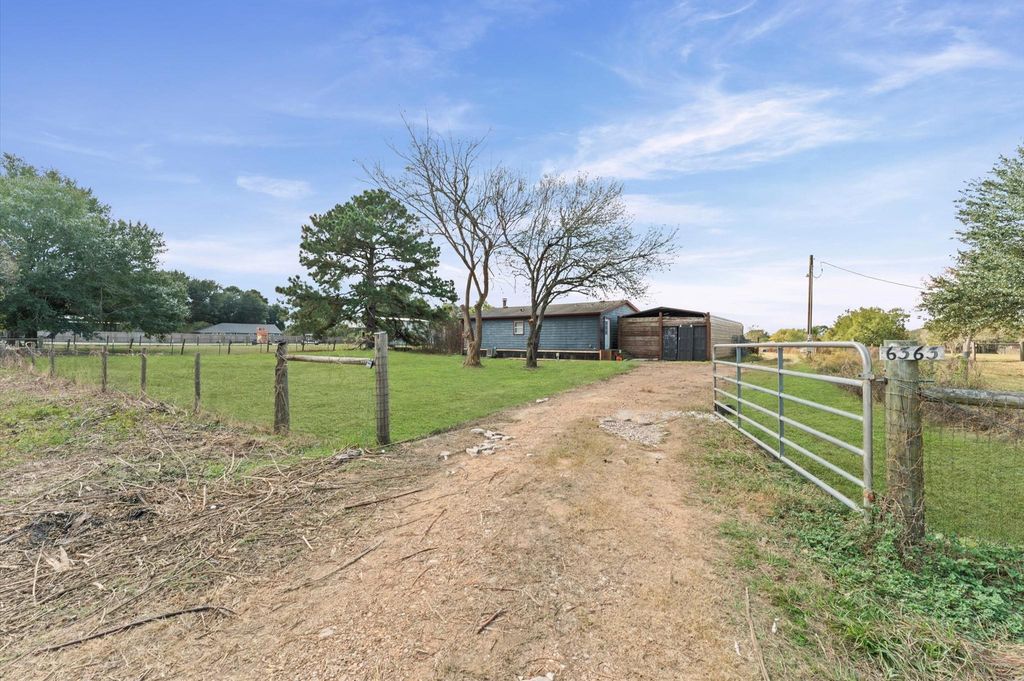 6363 Fm 359 Road, Brookshire, TX 77423