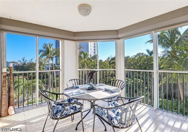 6573 Marissa LOOP 202, Naples, FL 34108