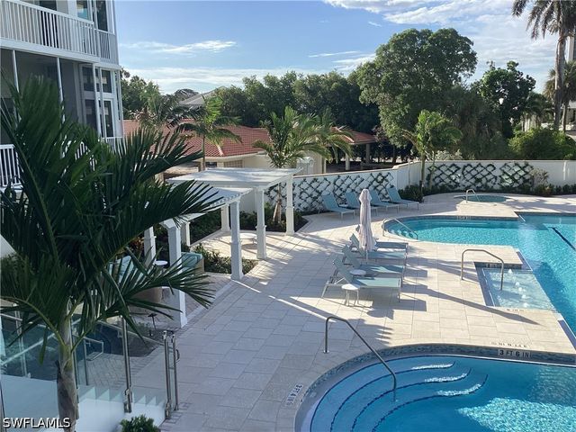 6573 Marissa LOOP 202, Naples, FL 34108