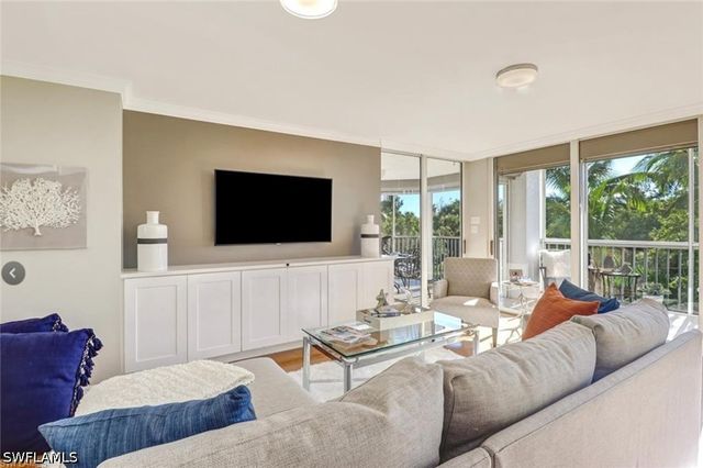 6573 Marissa LOOP 202, Naples, FL 34108