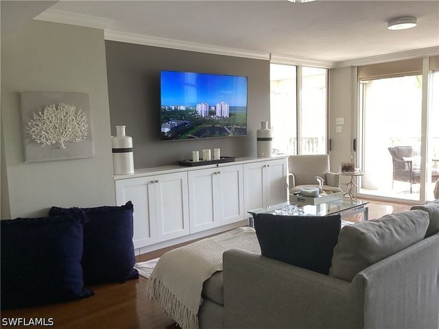 6573 Marissa LOOP 202, Naples, FL 34108