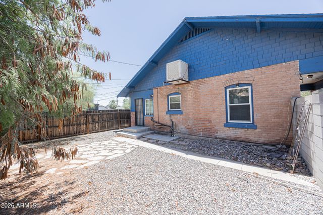 831 N 10TH Street, Phoenix, AZ 85006