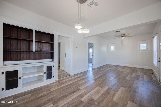 831 N 10TH Street, Phoenix, AZ 85006