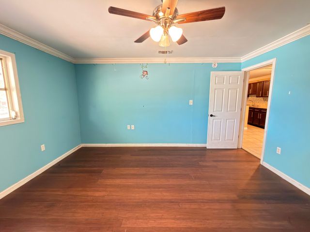 515 E Robinson Avenue, Crestview, FL 32539