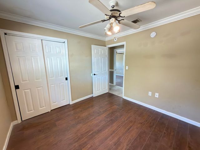 515 E Robinson Avenue, Crestview, FL 32539