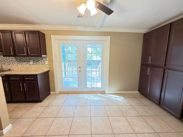 515 E Robinson Avenue, Crestview, FL 32539