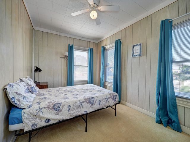 1739 2nd St, Corpus Christi, TX 78404