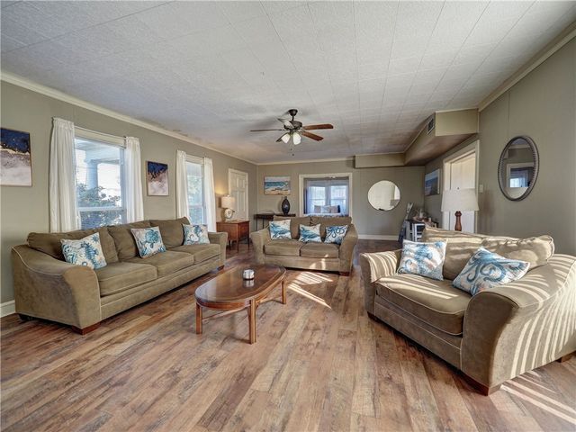 1739 2nd St, Corpus Christi, TX 78404