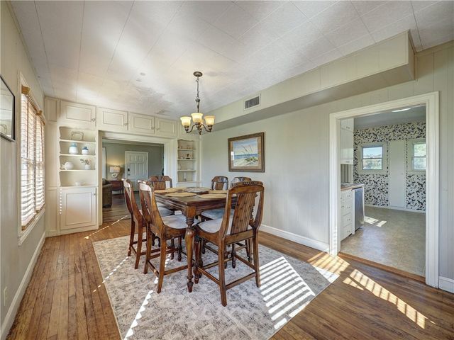 1739 2nd St, Corpus Christi, TX 78404