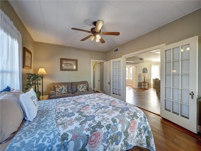 1739 2nd St, Corpus Christi, TX 78404