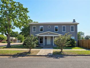 1739 2nd St, Corpus Christi, TX 78404