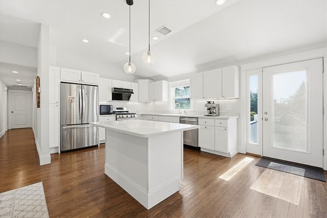 405 Main Street, Lynnfield, MA 01940